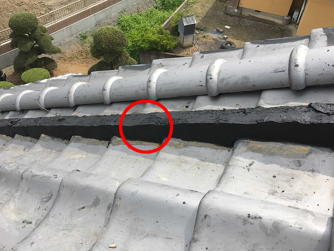 適量の漆喰を平らに、そして真っすぐ置いた画像